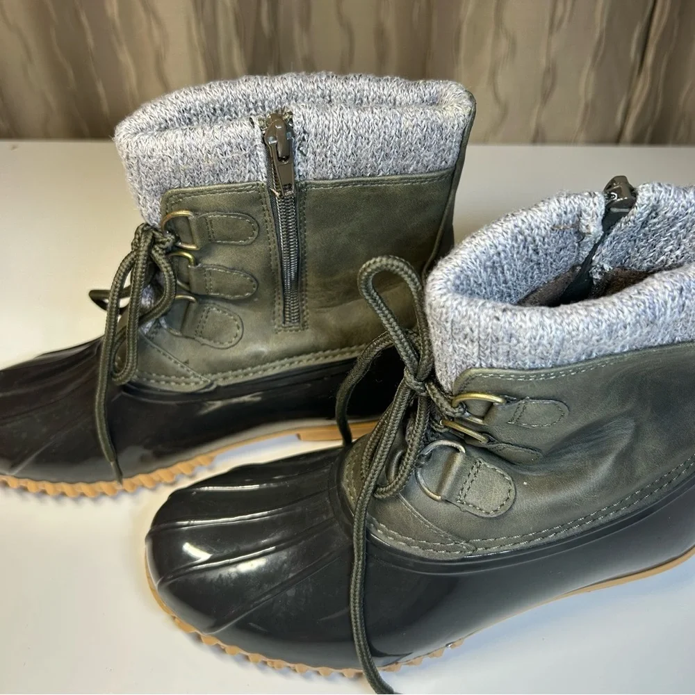 Sporto Lauren Women's 5.5 Ankle Duck Boot Black Olive Gray Knit Side Zip